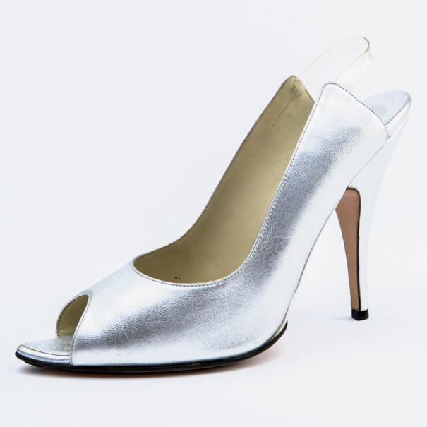 مملوكة مسبقًا Gucci Silver Leather Toe Slingback Sandals Size 38.5