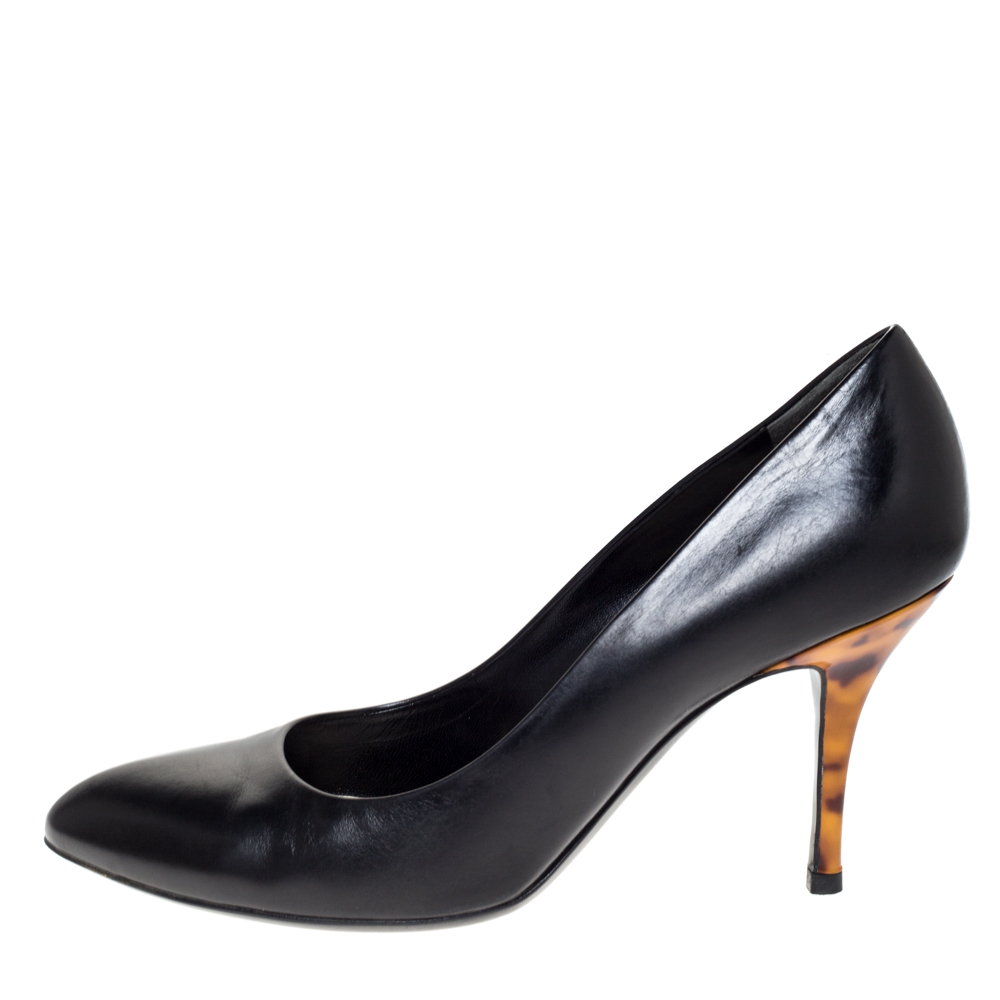 

Gucci Black Leather Tortoise Heel Pumps Size