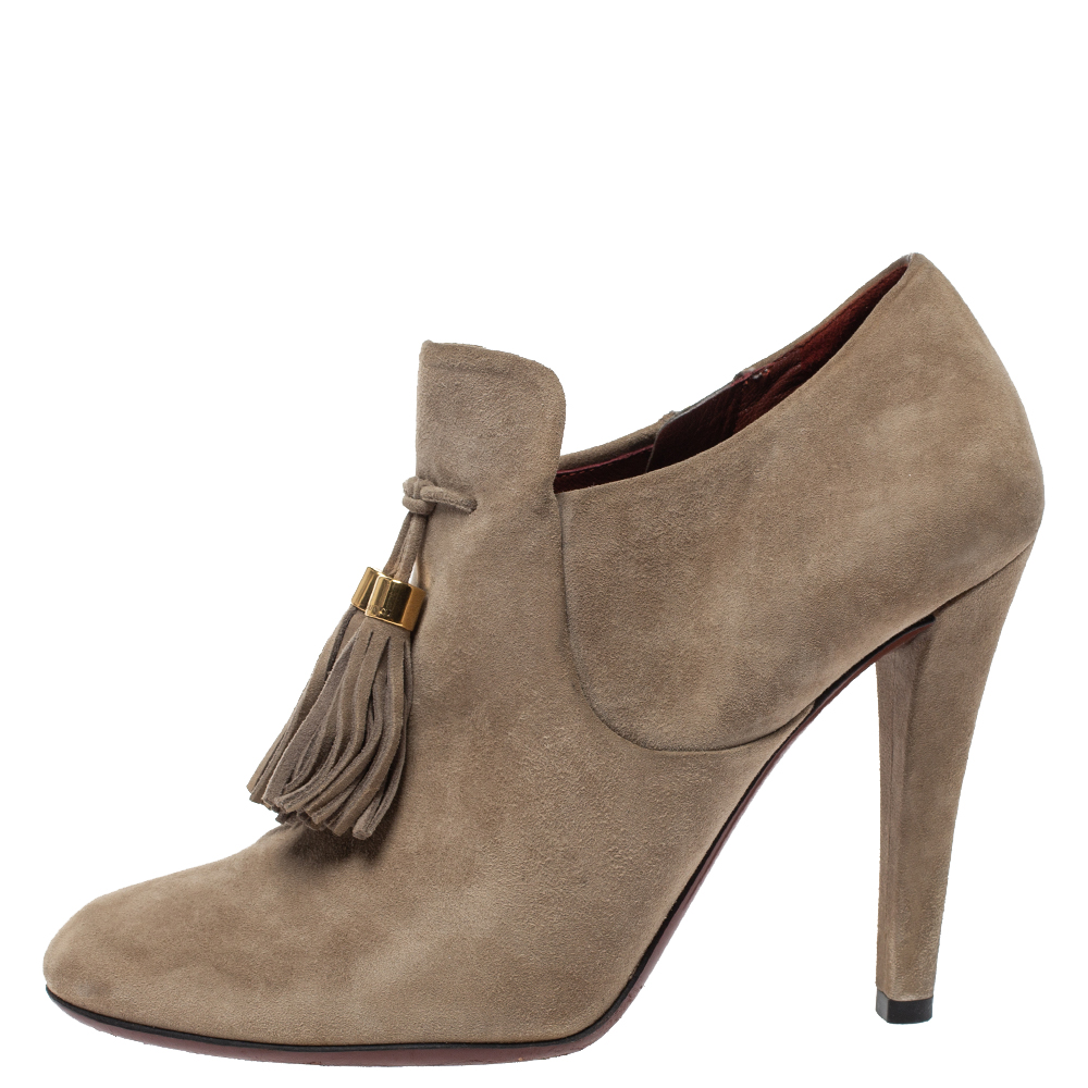 

Gucci Beige Suede Tassel Zip Booties Size