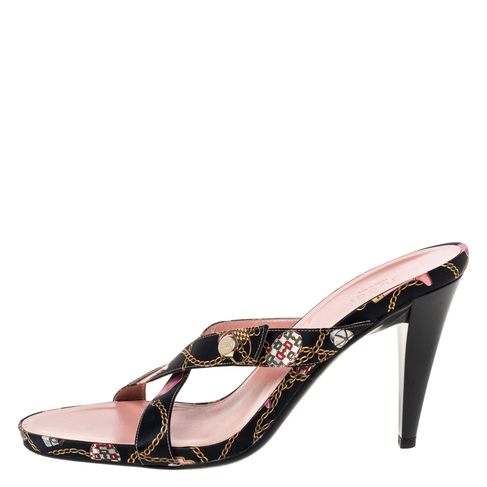 

Gucci Black Chain Print Fabric Cross Strap Sandals Size