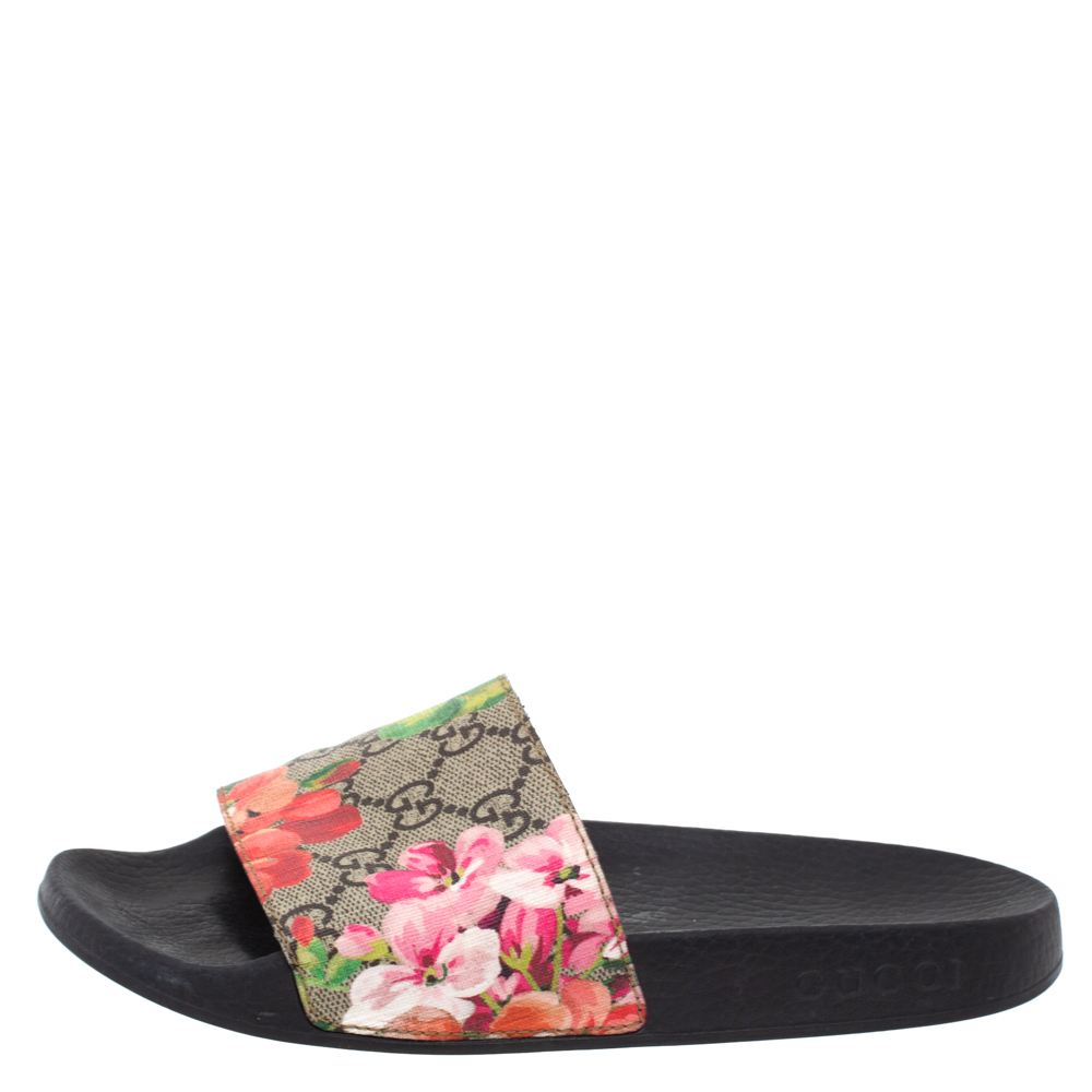 

Gucci Beige GG Supreme Blooms Canvas Flat Slides Size