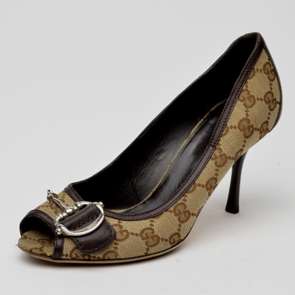مملوكة مسبقًا Gucci Brown Monogram GG Peep Toe Pumps Size 37.5