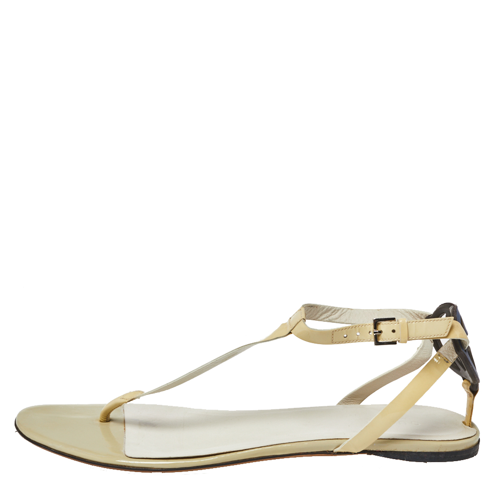 

Gucci Cream Patent Leather T Strap Flat Thong Sandals Size