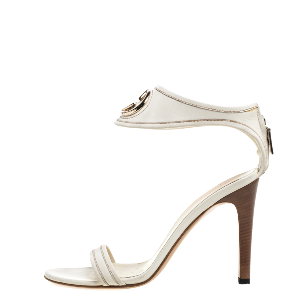 

Gucci White Leather GG Interlocking Open Toe Sandals Size