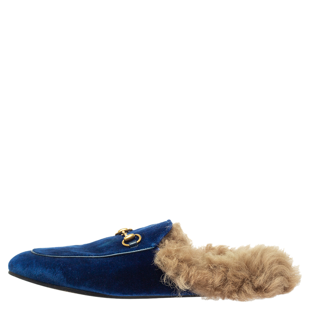 

Gucci Blue Velvet And Fur Lined Horsebit Princetown Mules Size