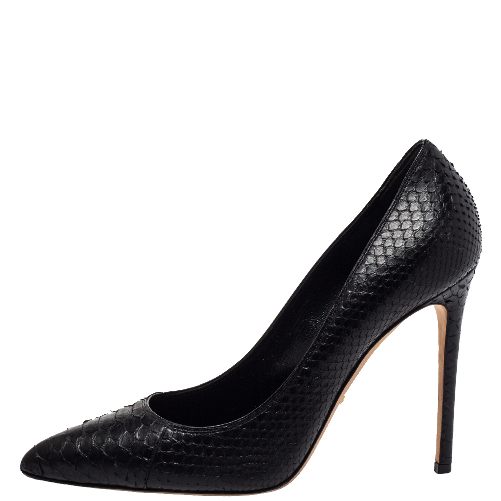 

Gucci Black Python Pointed Toe Pumps Size