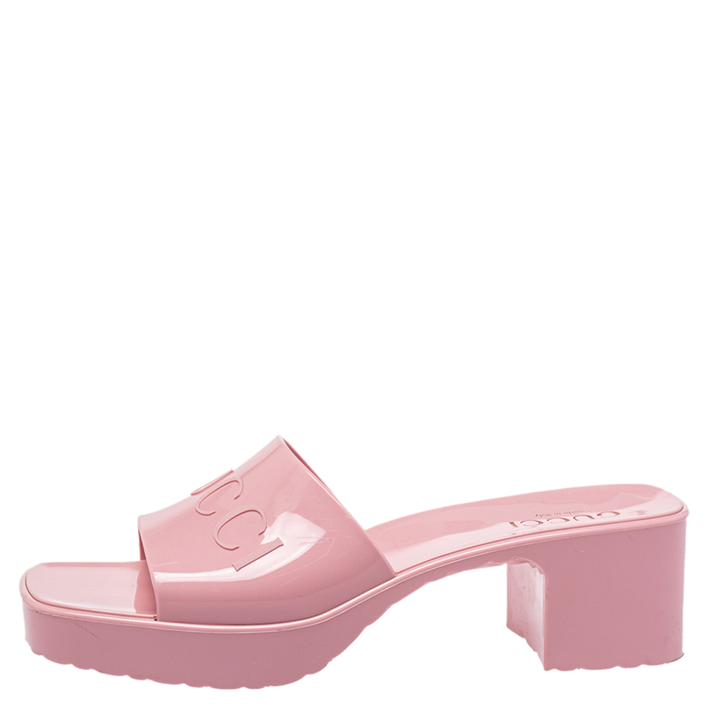

Gucci Pink Rubber Slide Sandals Size