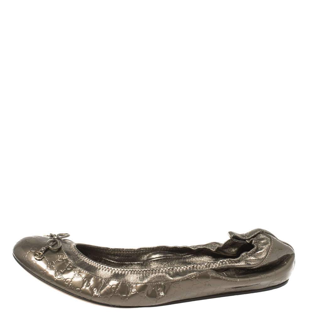 

Gucci Metallic Olive Green Guccissima Leather Scrunch Ballet Flats Size, Grey