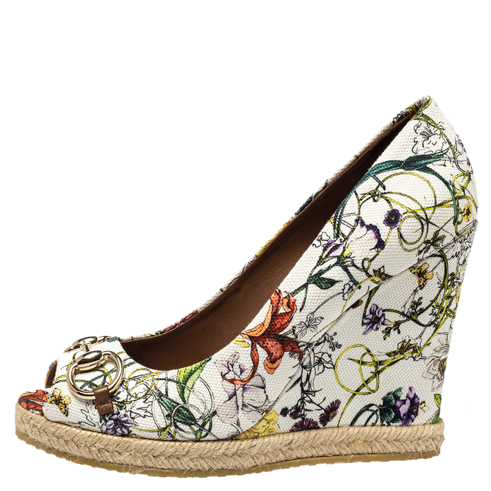 

Gucci White Floral Print Canvas Horsebit Peep Toe Wedge Pumps Size