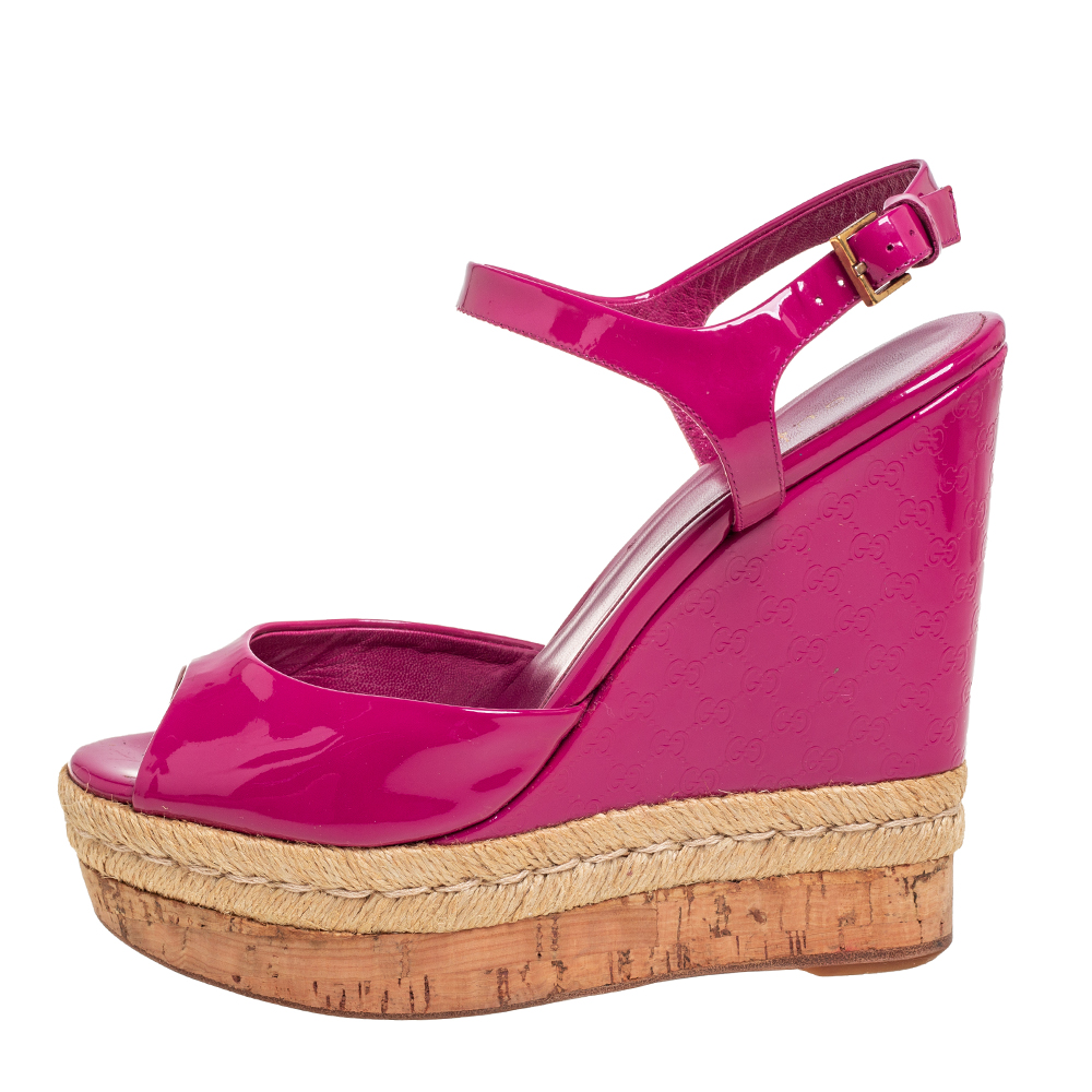 

Gucci Pink Patent Leather Hollie Wedge Sandals Size