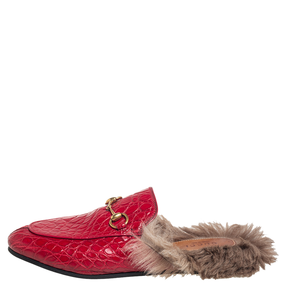 

Gucci Red Crocodile Leather Fur Lined Princetown Horsebit Mules Size