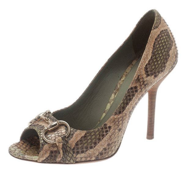 مملوكة مسبقًا Gucci Beige Python Horsebit Pumps Size 37.5