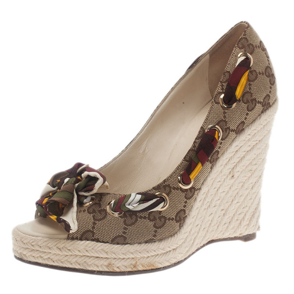 Pre Owned حذاء غوتشي إسبادريه كعب روكي بوشاح فيونكة حرير من الأمام مقاس 37.5