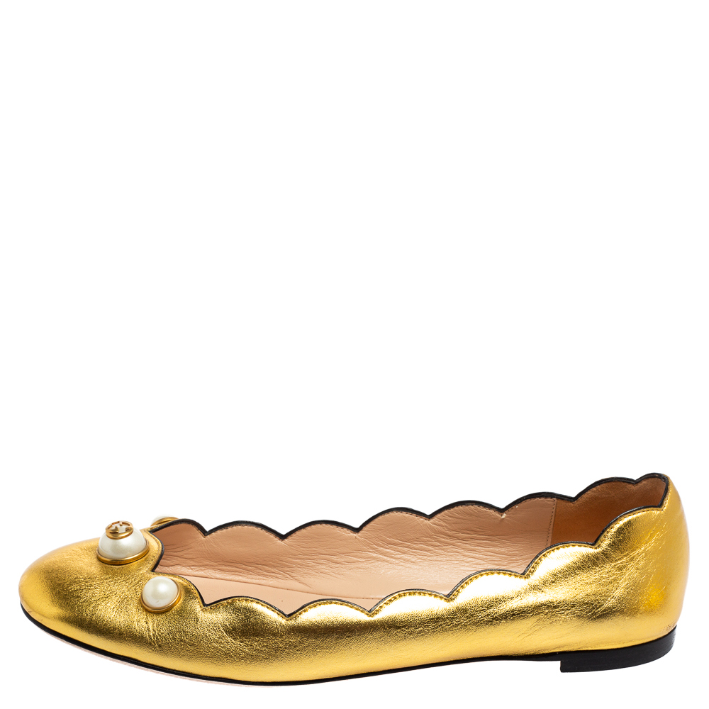 

Gucci Gold Scalloped Leather Faux Pearl Embellished Flats Size