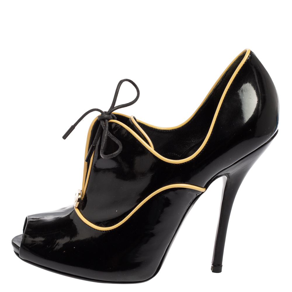 

Gucci Black Patent Leather Newton Peep-Toe Booties Size