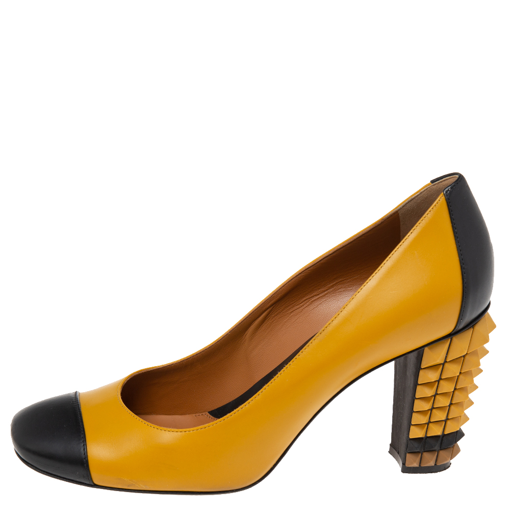 

Fendi Yellow/Black Leather Cap-Toe Studded Block Heel Pumps Size