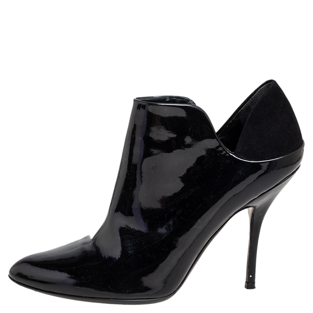 

Gucci Black Patent Leather and Suede Ankle Booties Size
