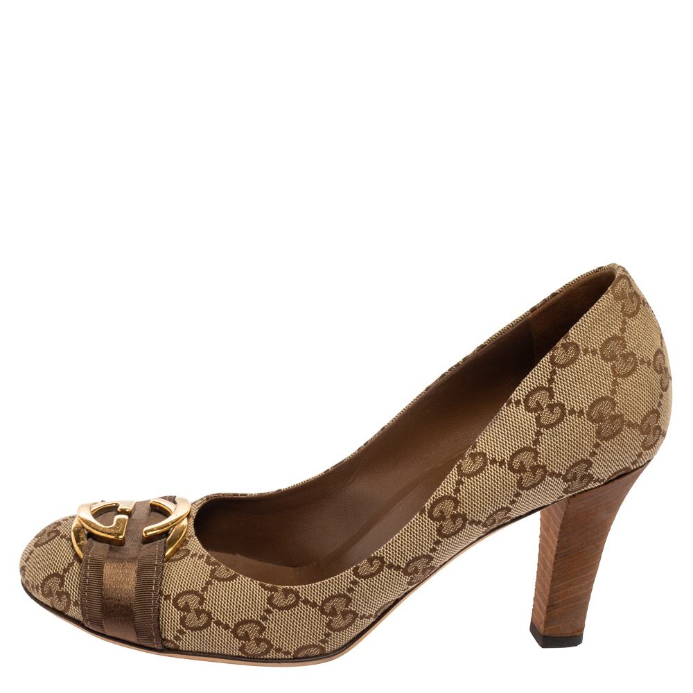 

Gucci Brown/Beige GG Canvas Interlocking G Buckle Pumps Size