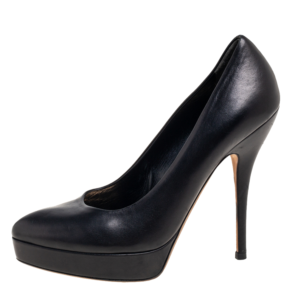 

Gucci Black Leather Platform Pumps Size