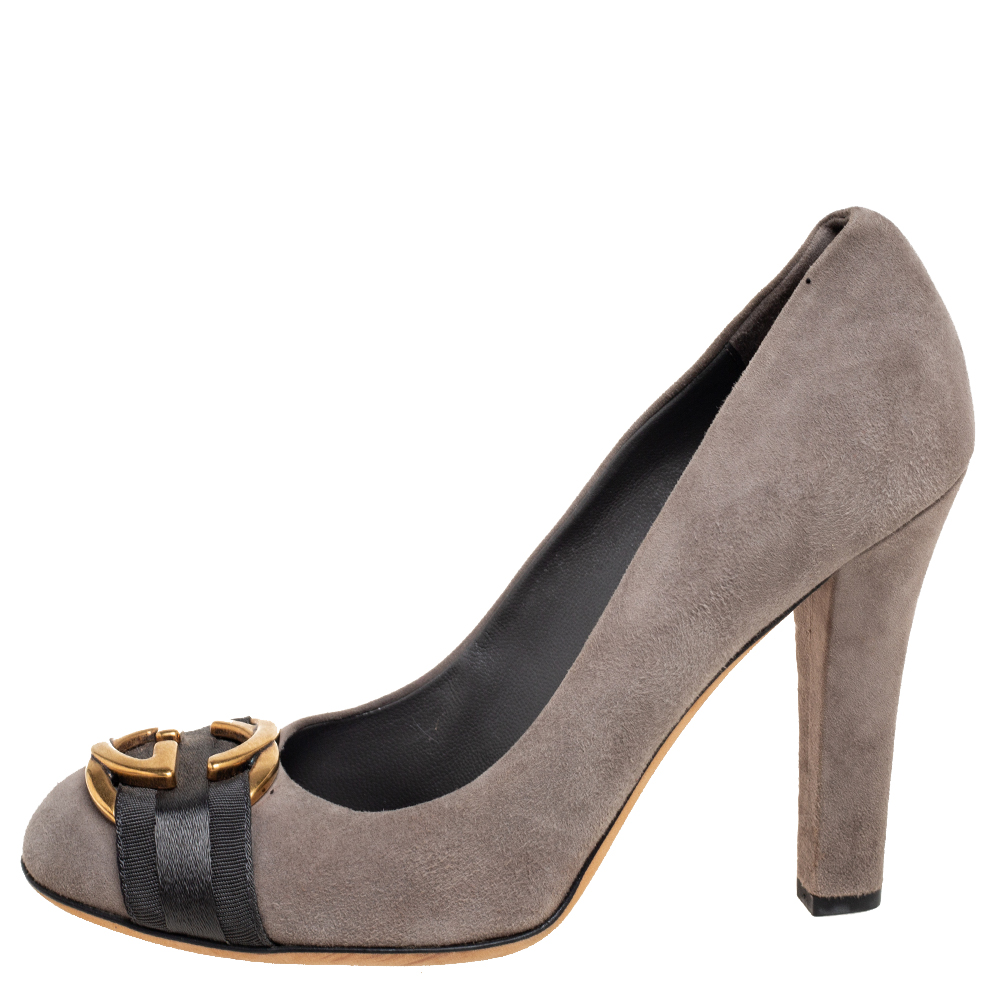

Gucci Grey Suede Interlocking G Buckle Pumps Size