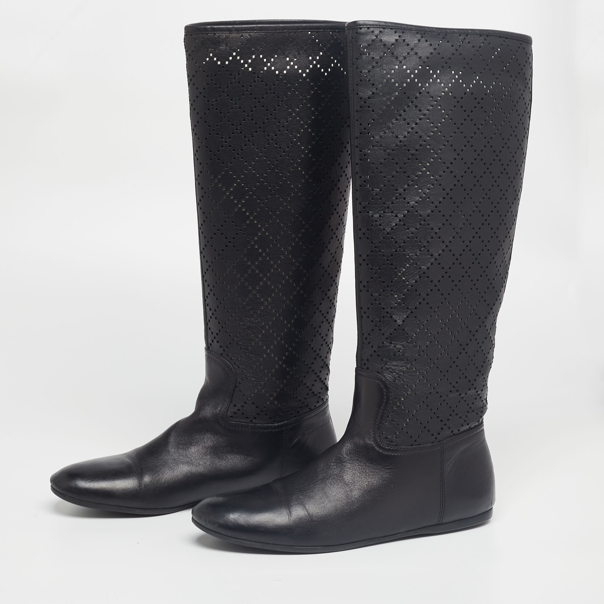 

Gucci Black Leather Knee Length Boots Size