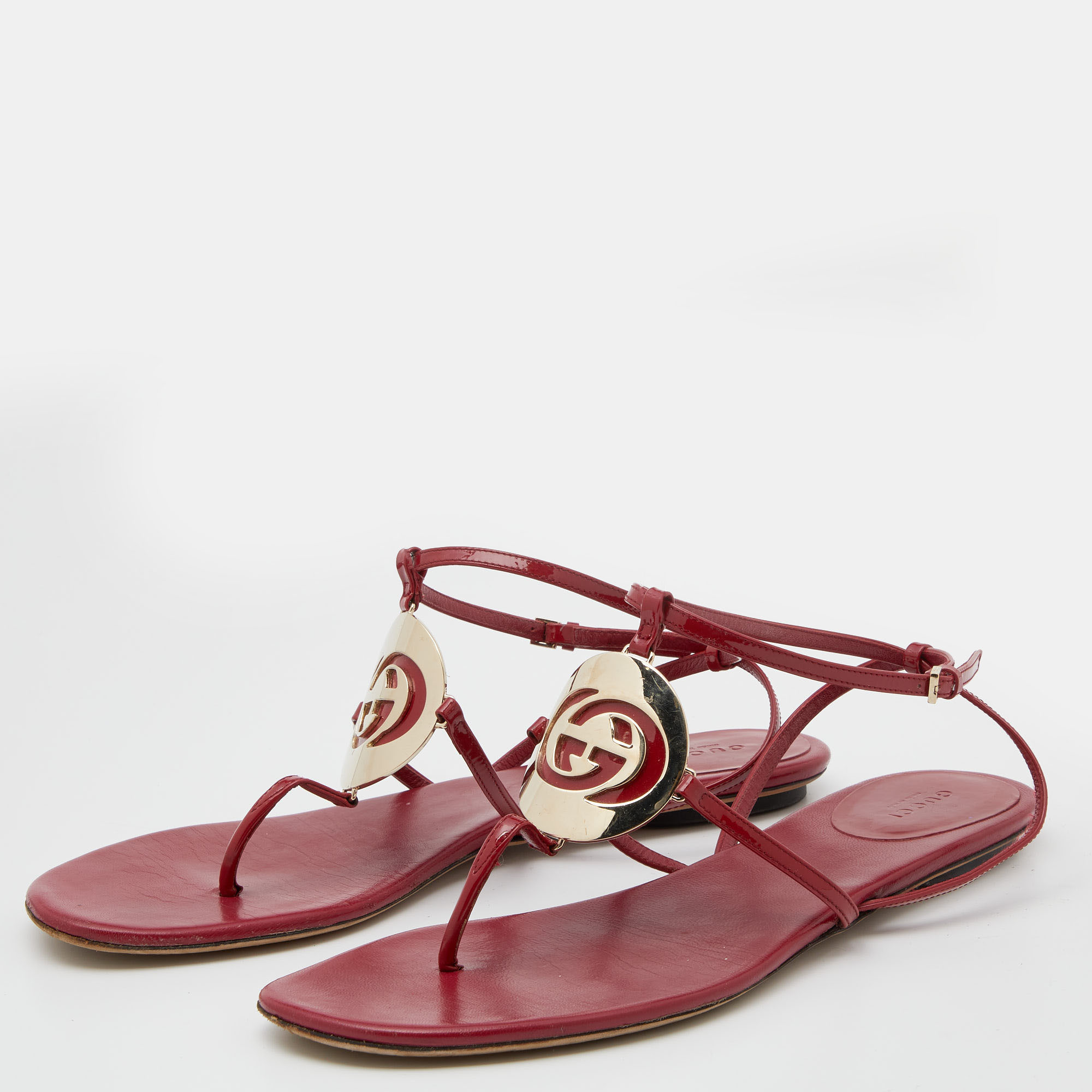 

Gucci Red Patent Leather G Interlocking Strap Flat Sandals Size
