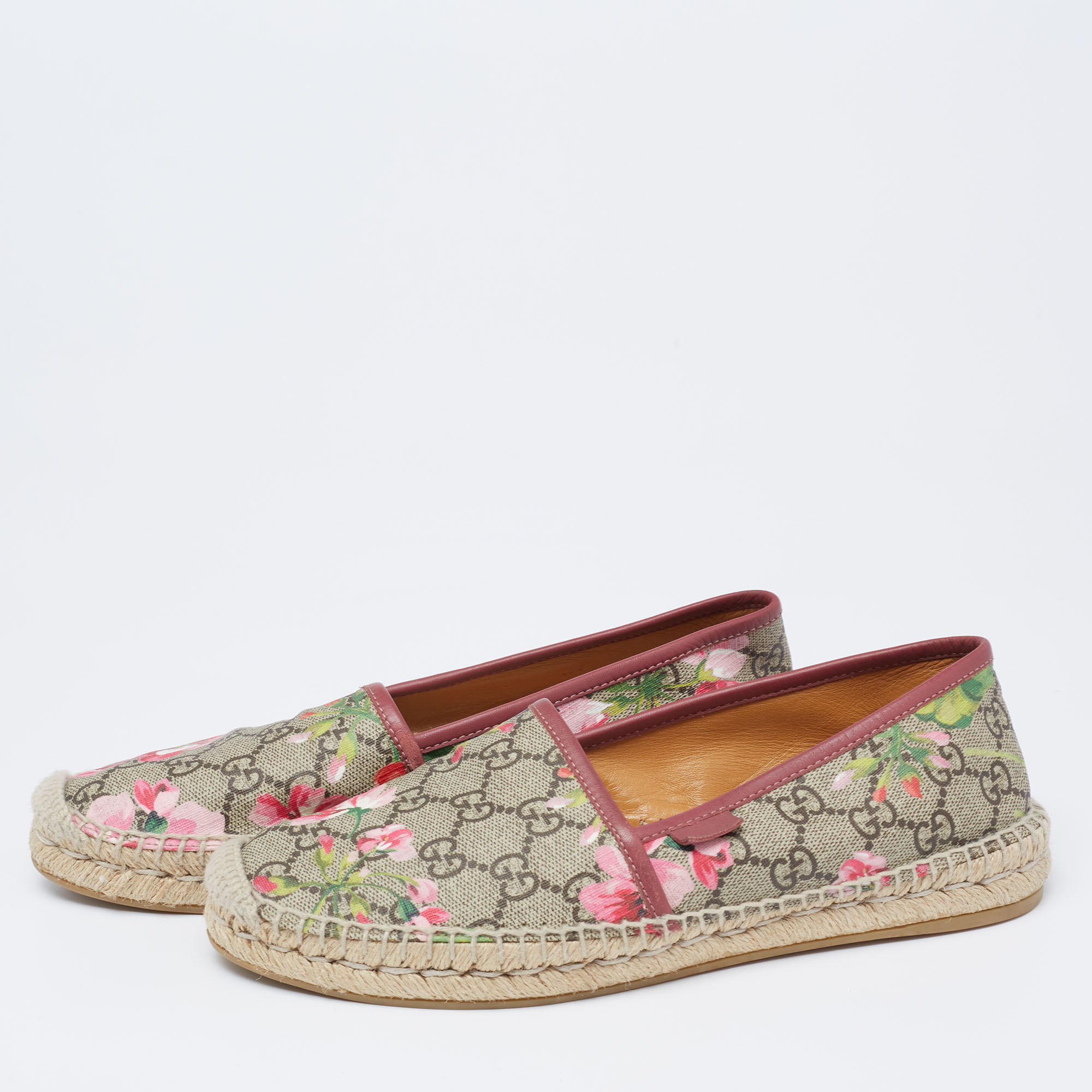 

Gucci Beige GG Canvas Blooms Espadrille Flat Size
