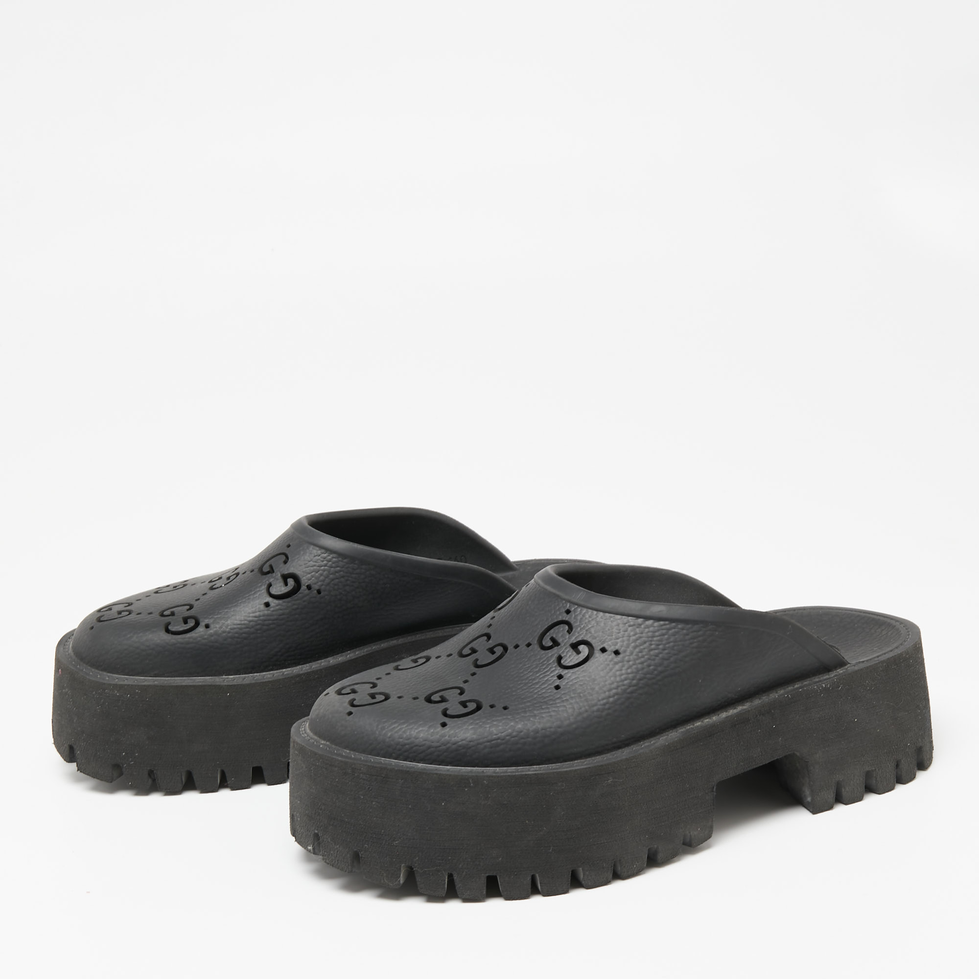 

Gucci Black Rubber GG Platform Sandals Size