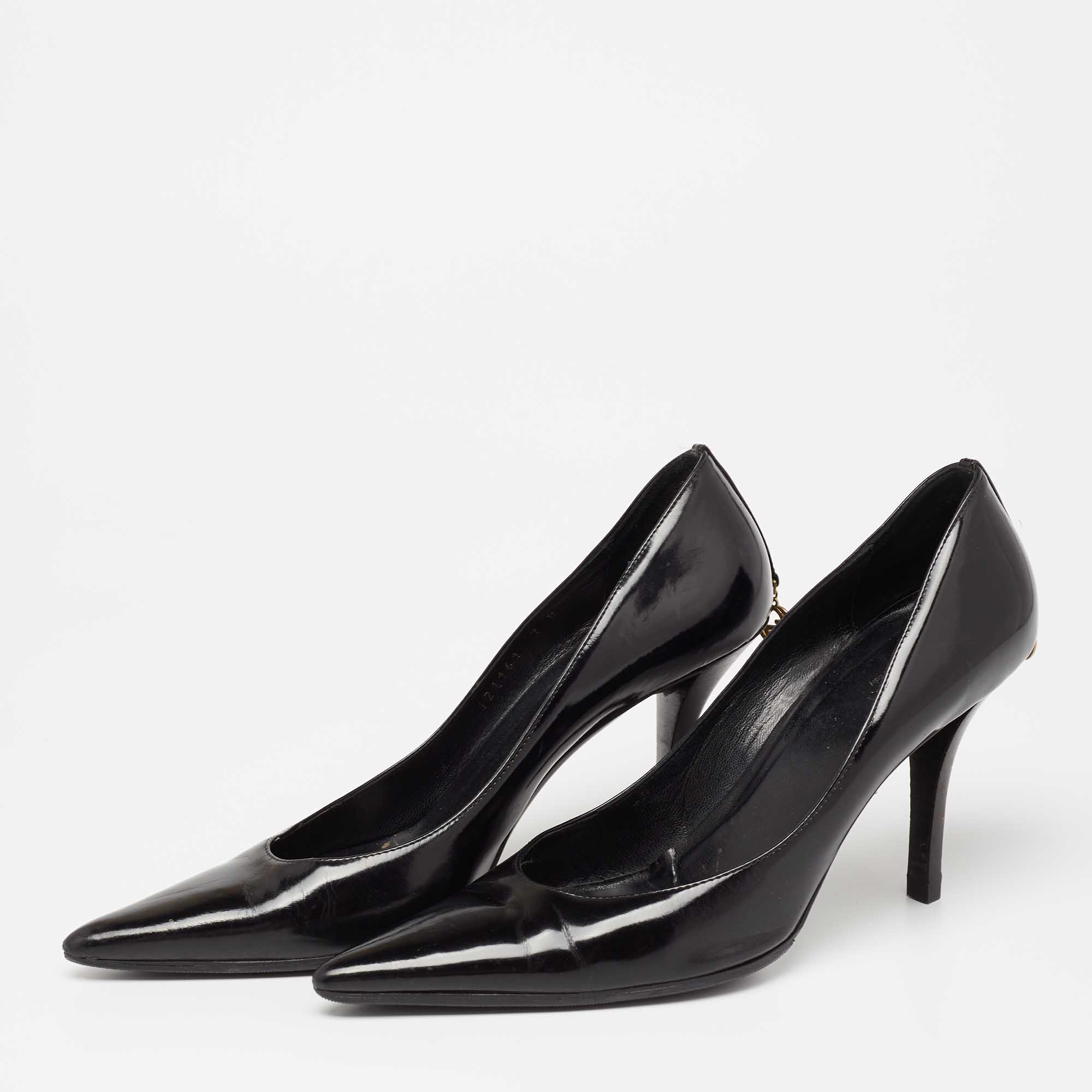 

Gucci Black Patent Leather GG Logo Charm Pointed-Toe Pumps Size