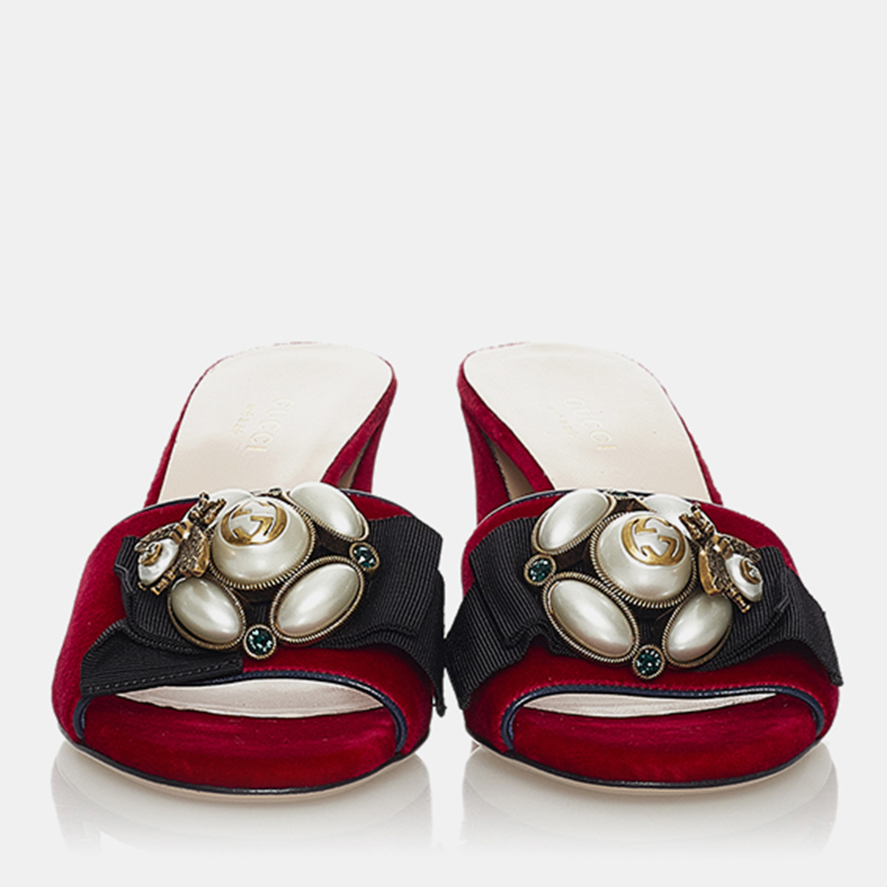 

Gucci Red Bee Velvet Sandals