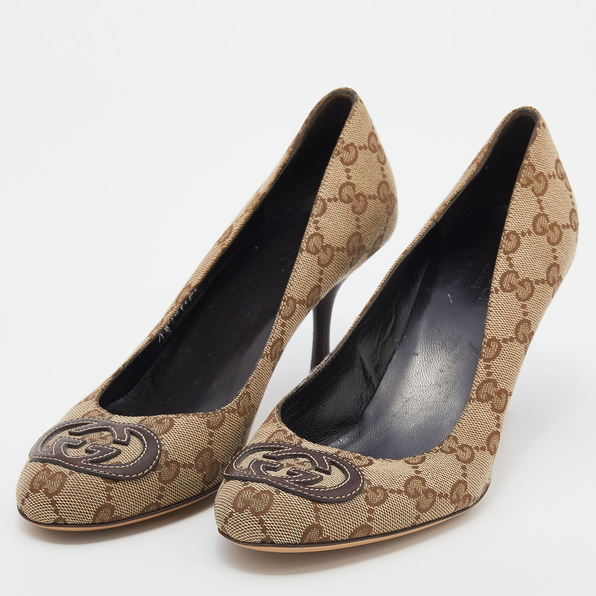 

Gucci Beige/Brown GG Canvas Interlocking G Pumps Size