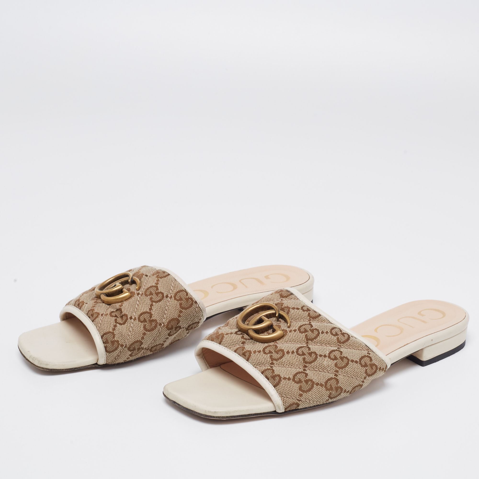

Gucci Cream/Beige GG Canvas And Leather GG Marmont Flat Sandals Size