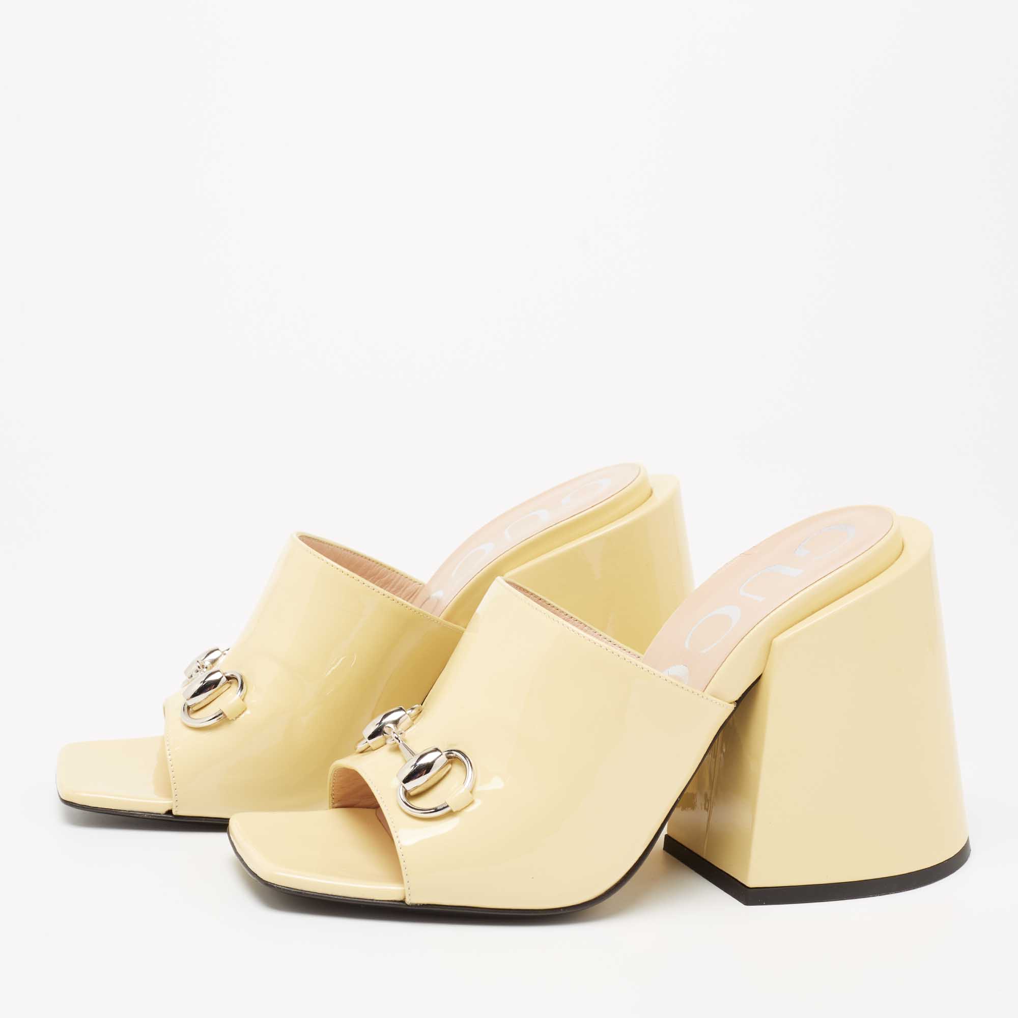 

Gucci Light Yellow Patent Leather Lexi Horsebit Slide Sandals Size