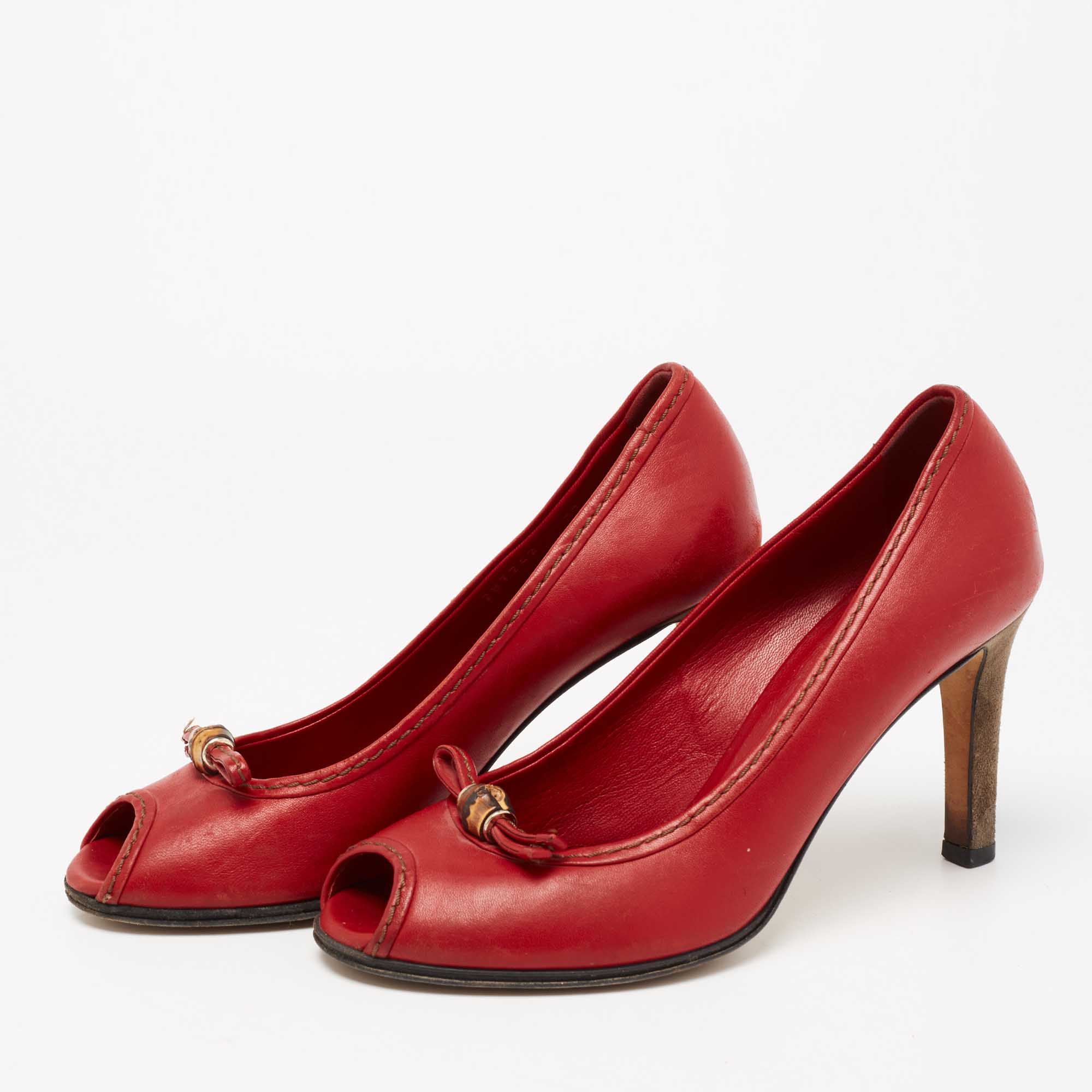 

Gucci Red Leather Bamboo Bow Peep-Toe Pumps Size