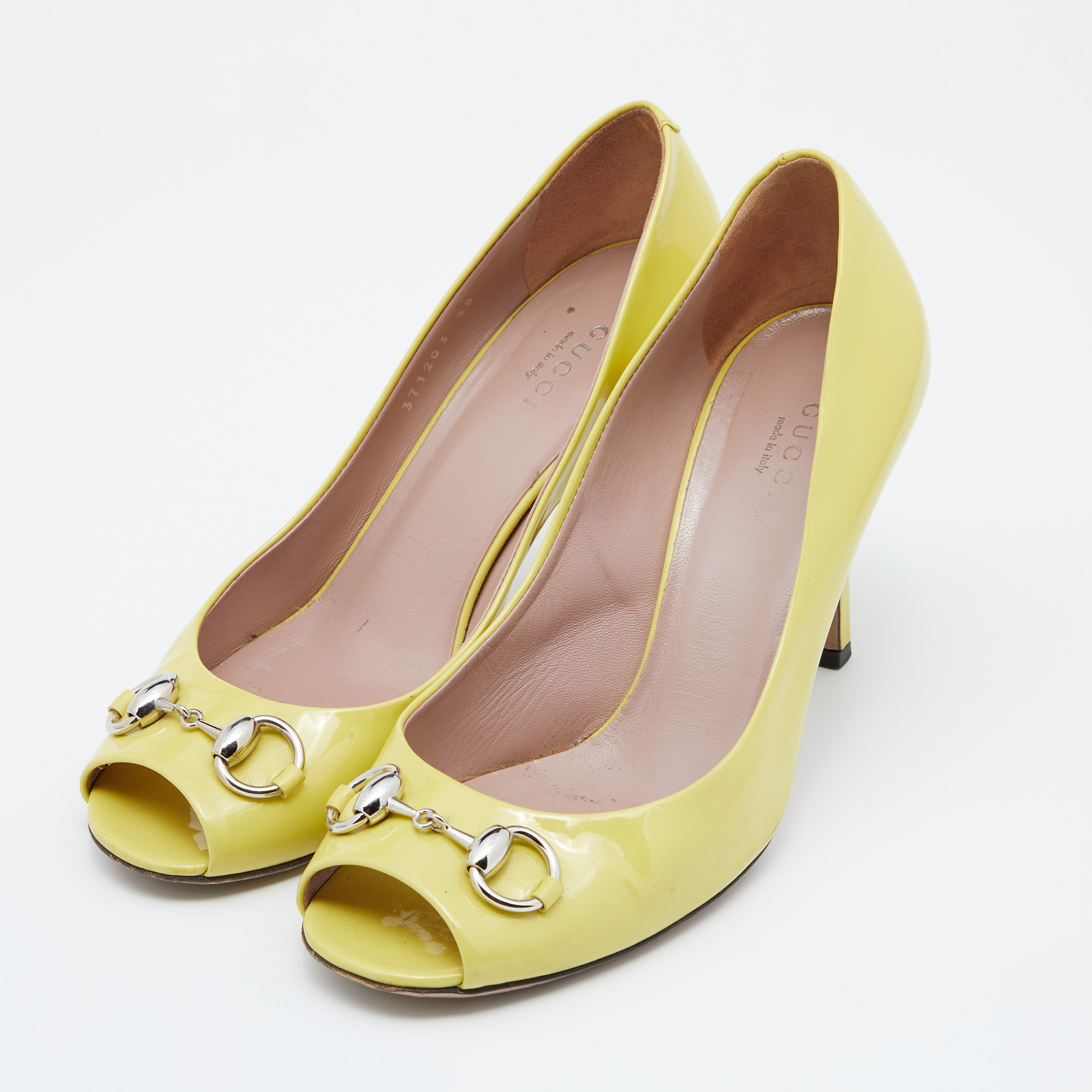 

Gucci Yellow Patent Leather Horsebit Pumps Size