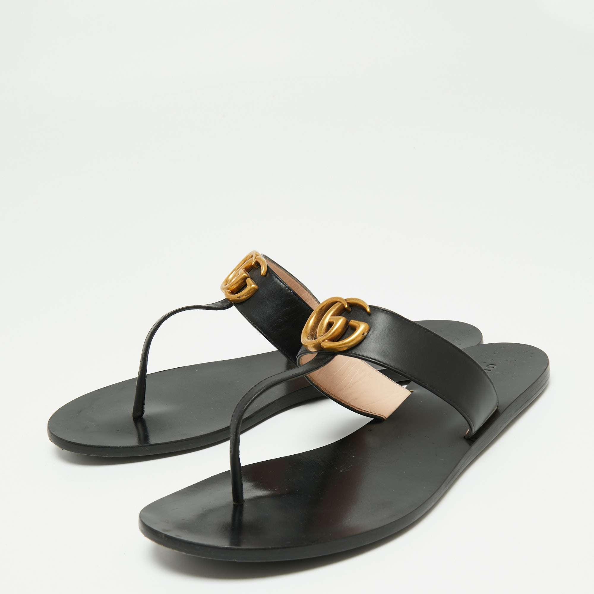 

Gucci Black Leather Double G Flat T-Strap Sandals Size