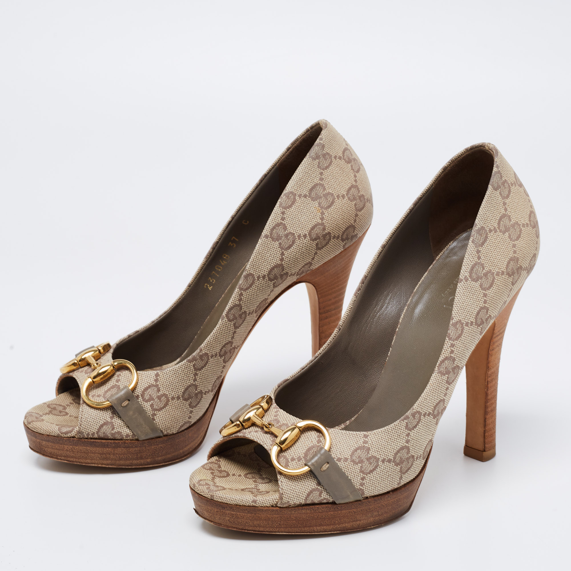 

Gucci Beige/Grey GG Canvas Horsebit Peep-Toe Platform Pumps Size