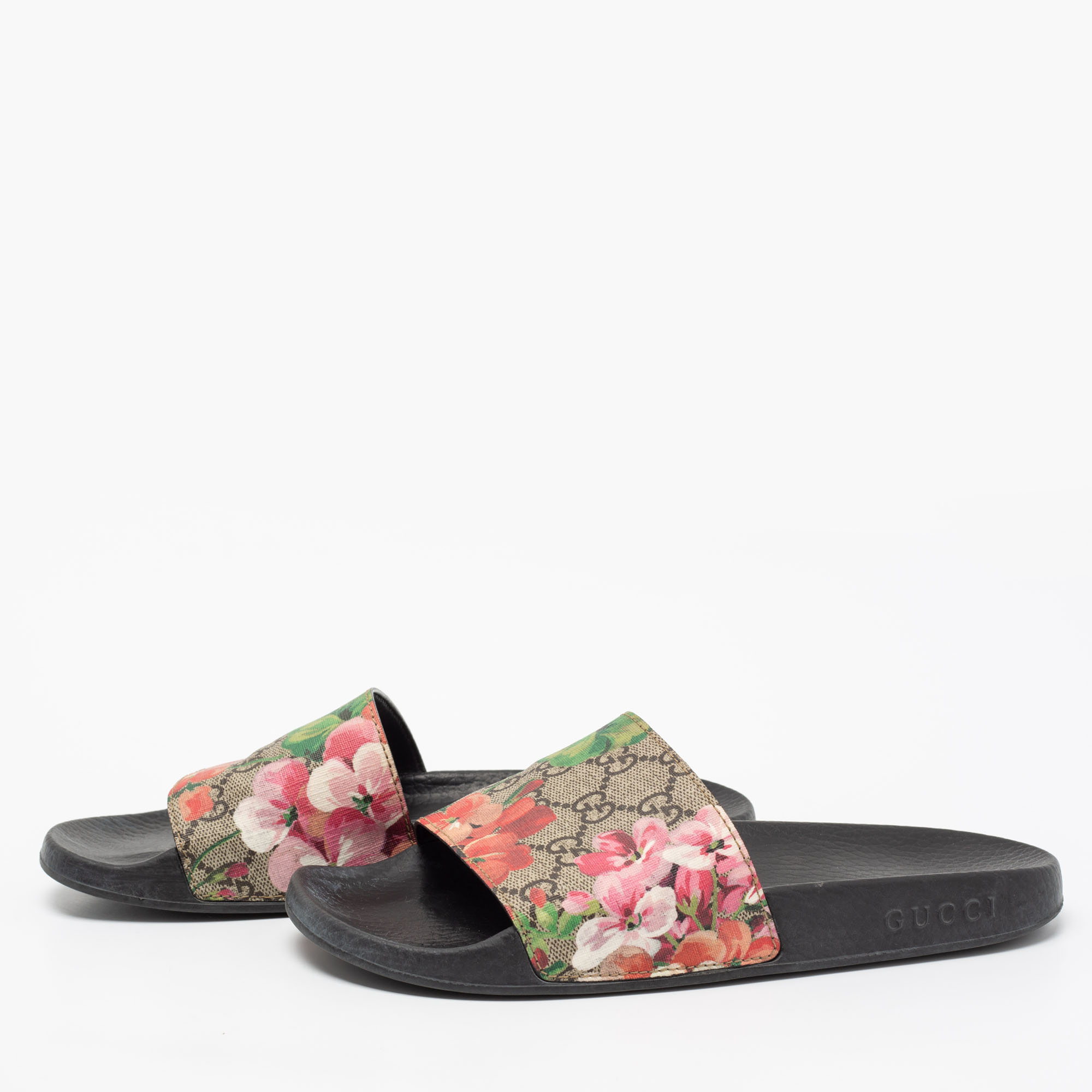 

Gucci Beige GG Blooms Coated Canvas Slide Sandal Size