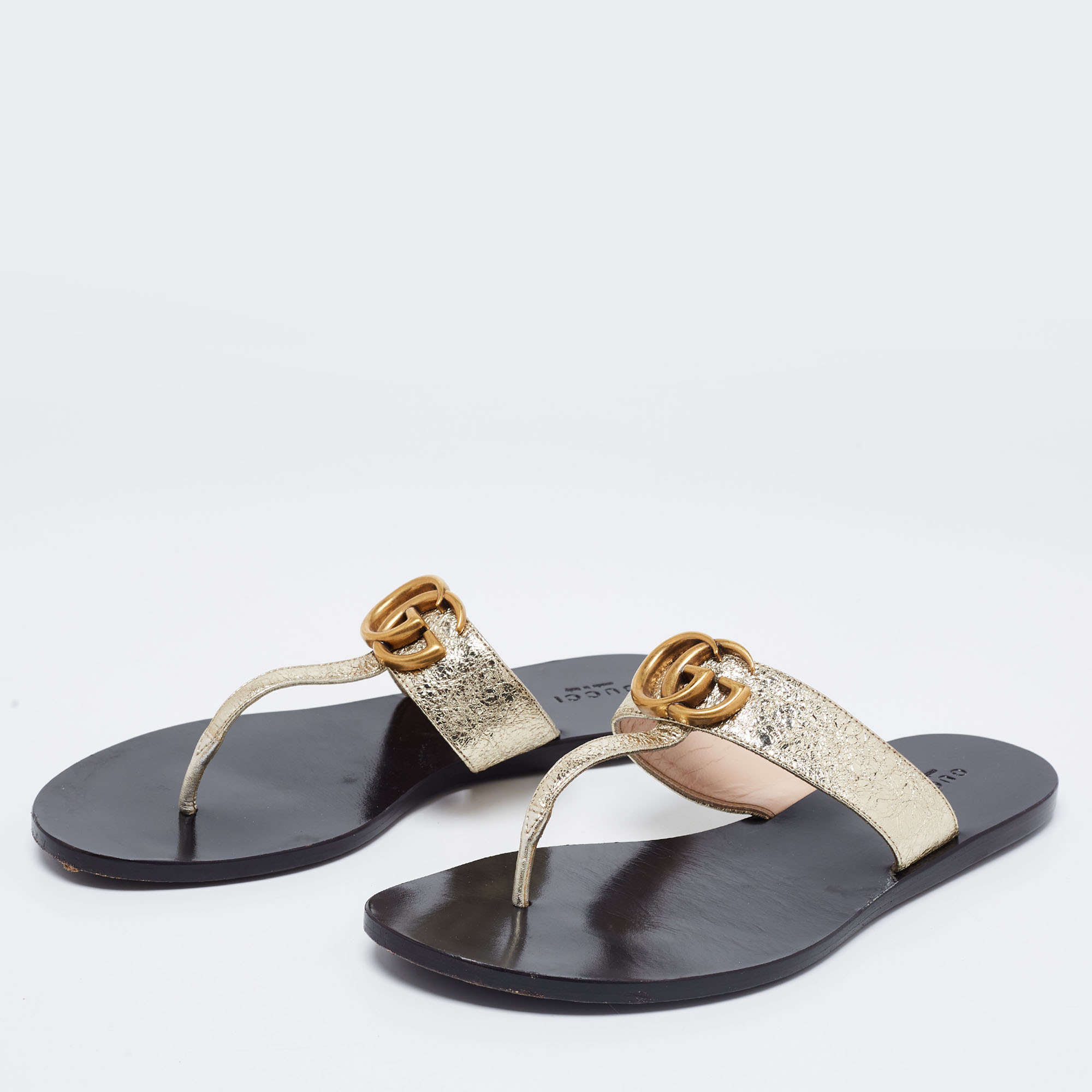 

Gucci Yellow Textured Leather GG Marmont Thong Flat Sandals Size, Metallic