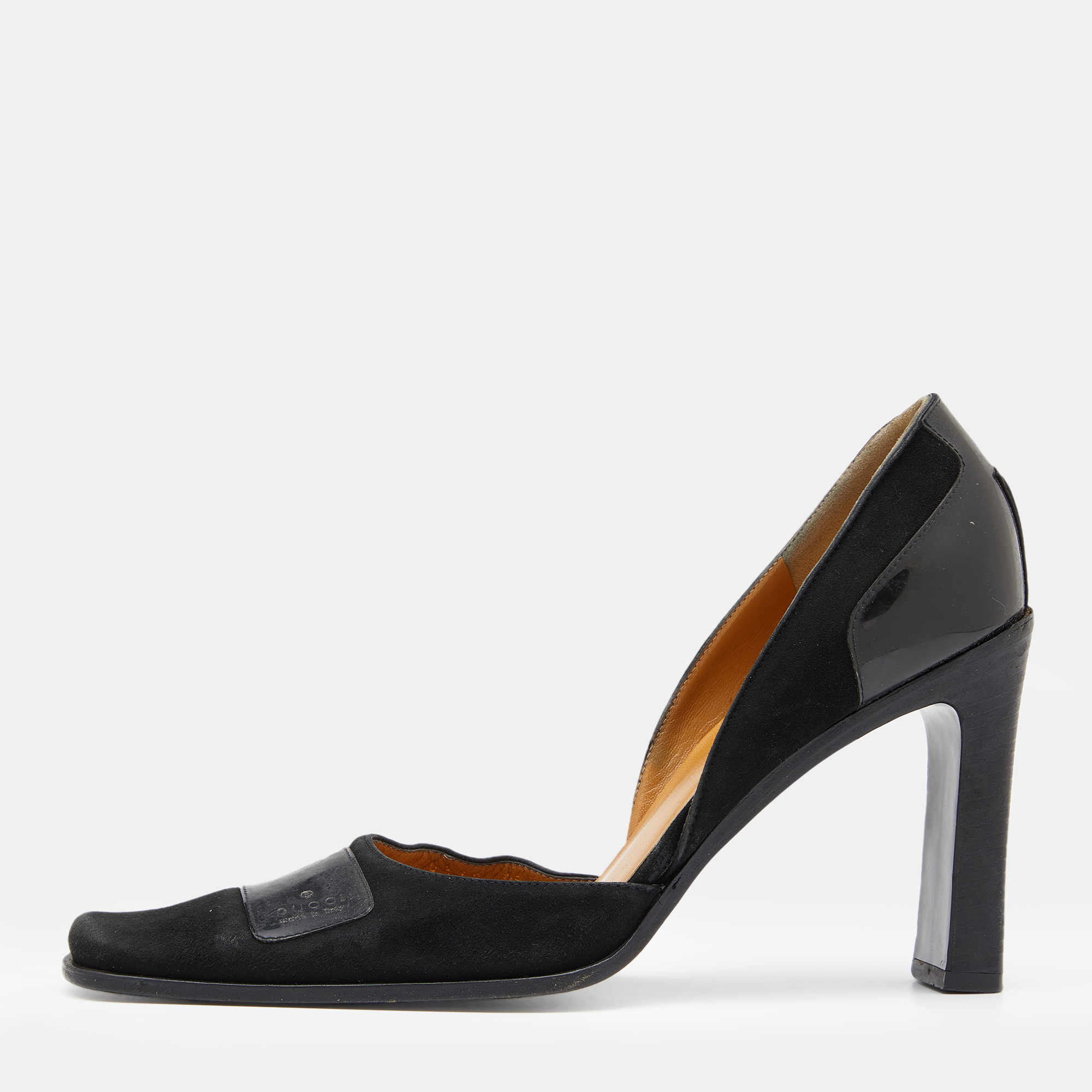 This pair of Gucci pumps is the perfect inspiration for a stylish look. Created from suede and patent leather it features square toes brand detailing on the front and 9.5cm heels.