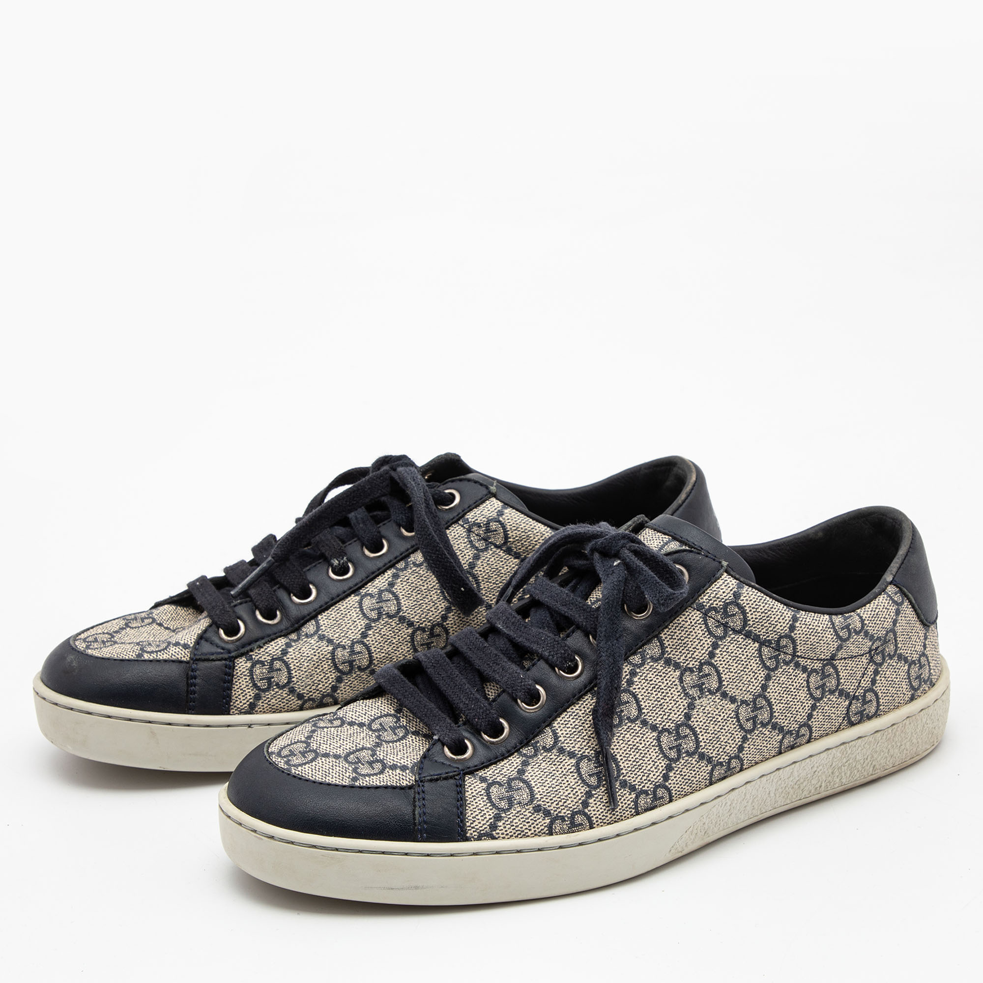 

Gucci Grey/Navy Blue GG Supreme Canvas and Leather Low Top Sneakers Size