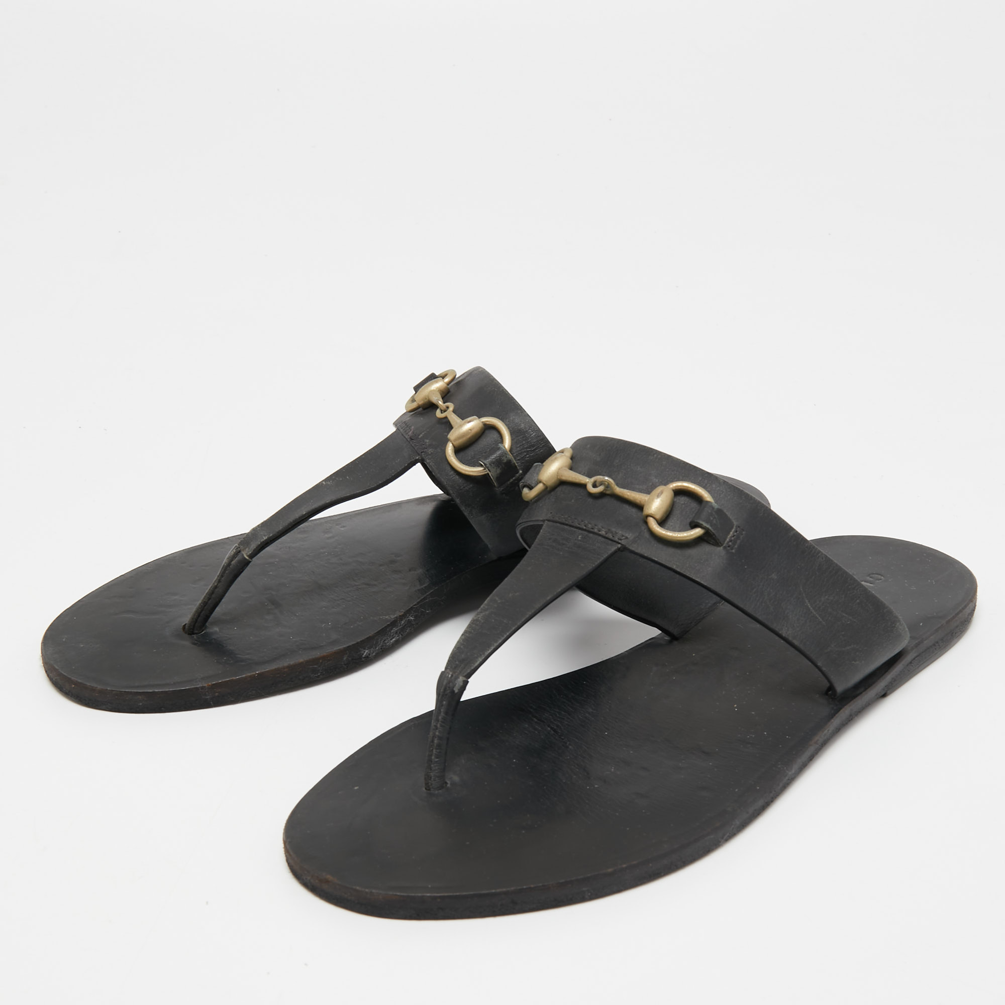 

Gucci Black Leather Horsebit Thong Flats Size