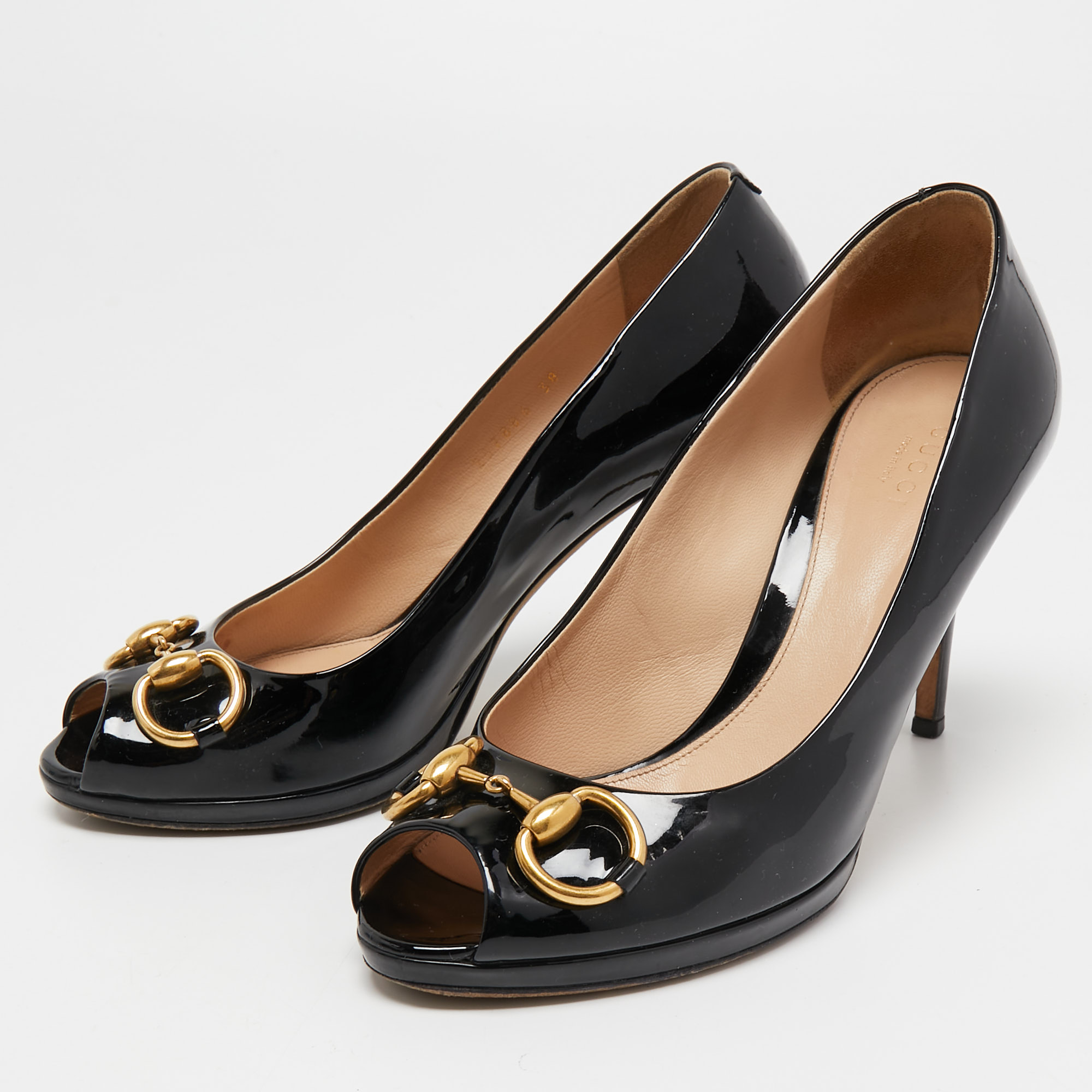 

Gucci Black Patent Leather Jolene Pumps Size