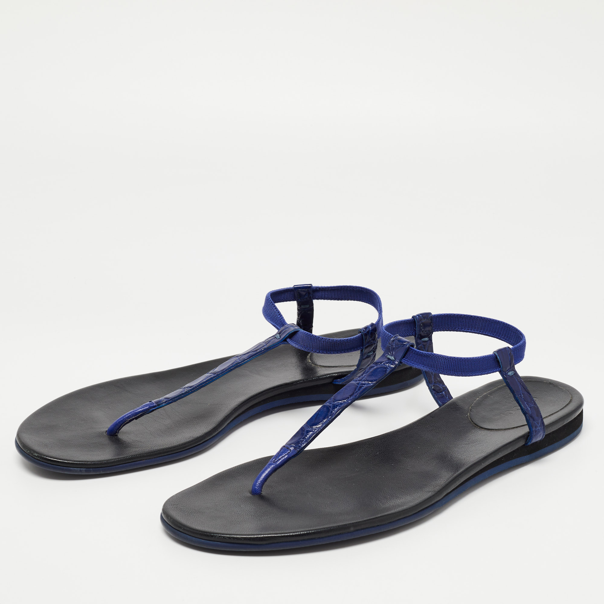 

Gucci Navy Blue Crocodile Leather Thong Sandals Size