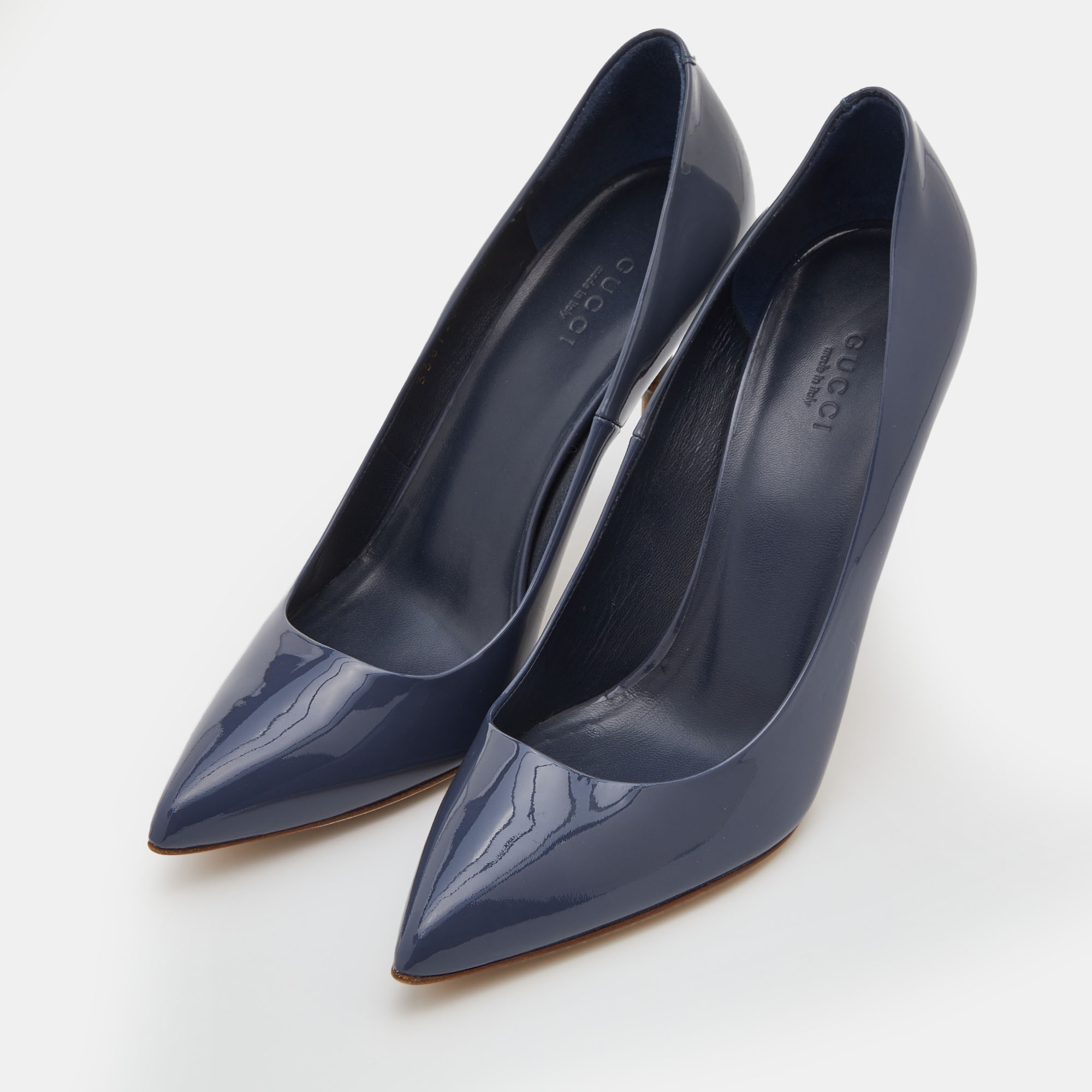 

Gucci Slate Blue Patent Leather Kristen Bamboo Heel Pumps Size