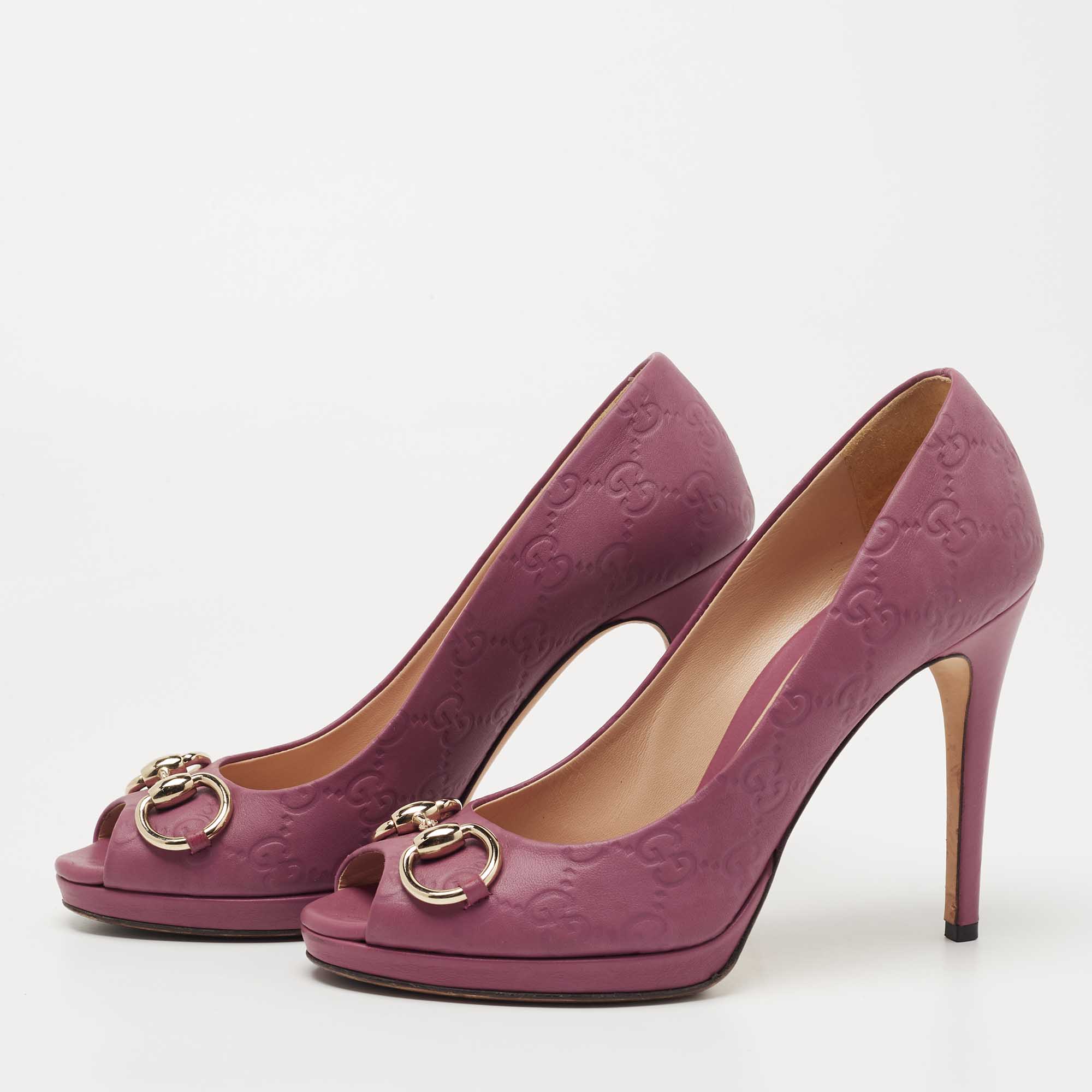 

Gucci Pink Leather New Hollywood Pumps Size