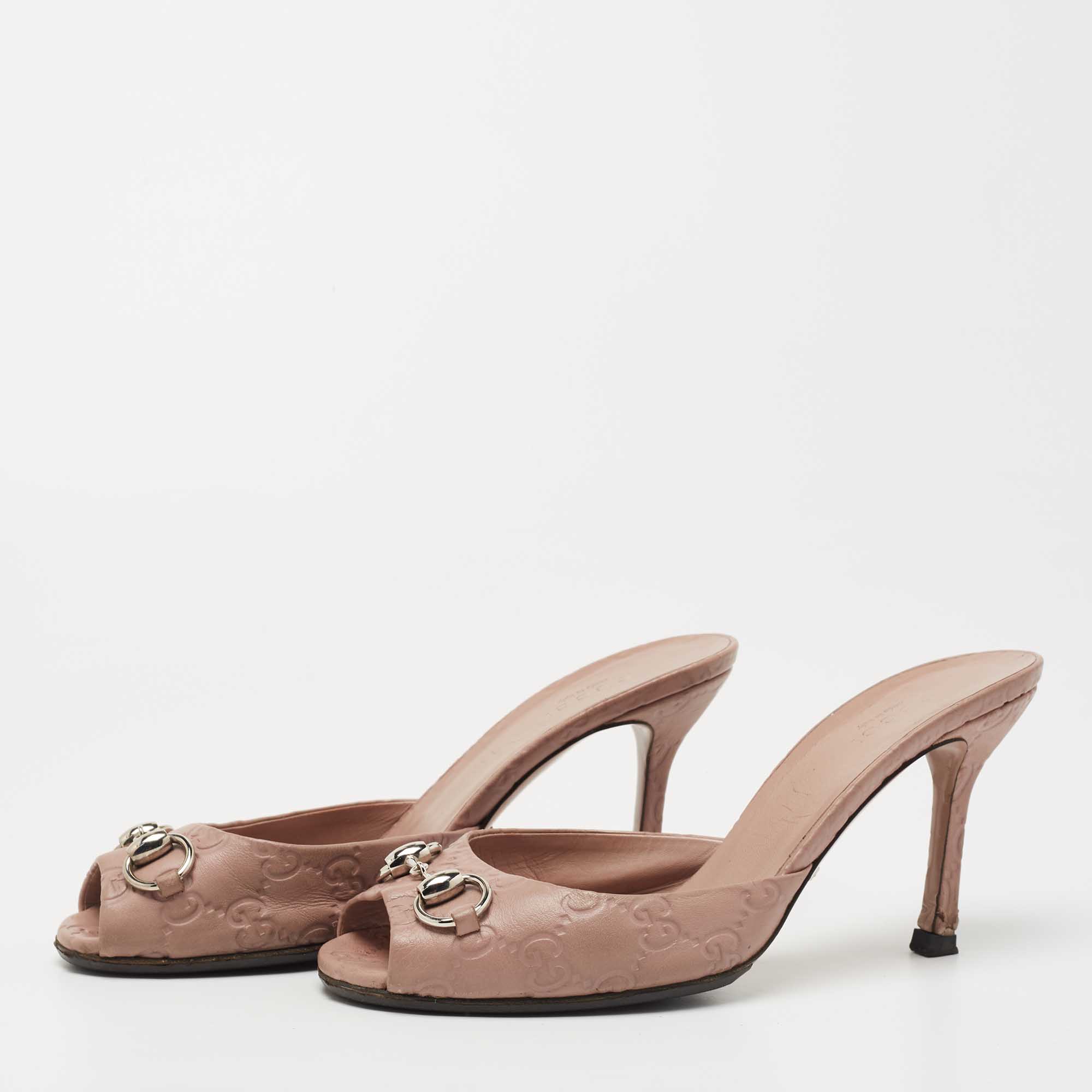 

Gucci Pink Guccissima Leather Horsebit Slide Sandals Size