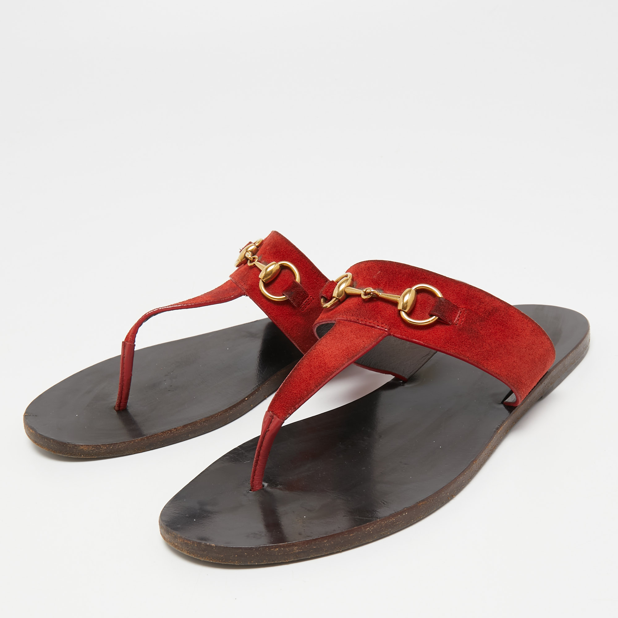 

Gucci Red Suede Horsebit Thong Flats Size