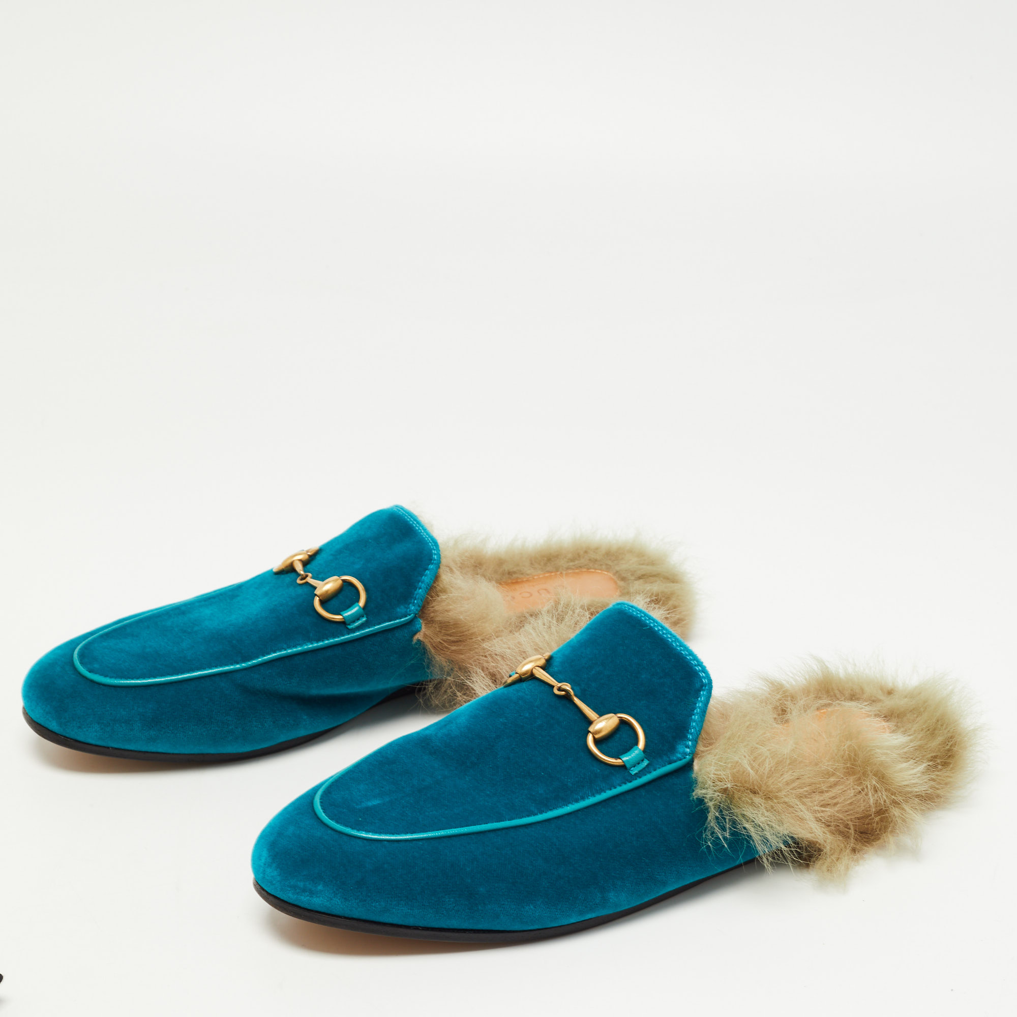 

Gucci Turquoise Velvet and Fur Princetown Horsebit Mules Size, Green