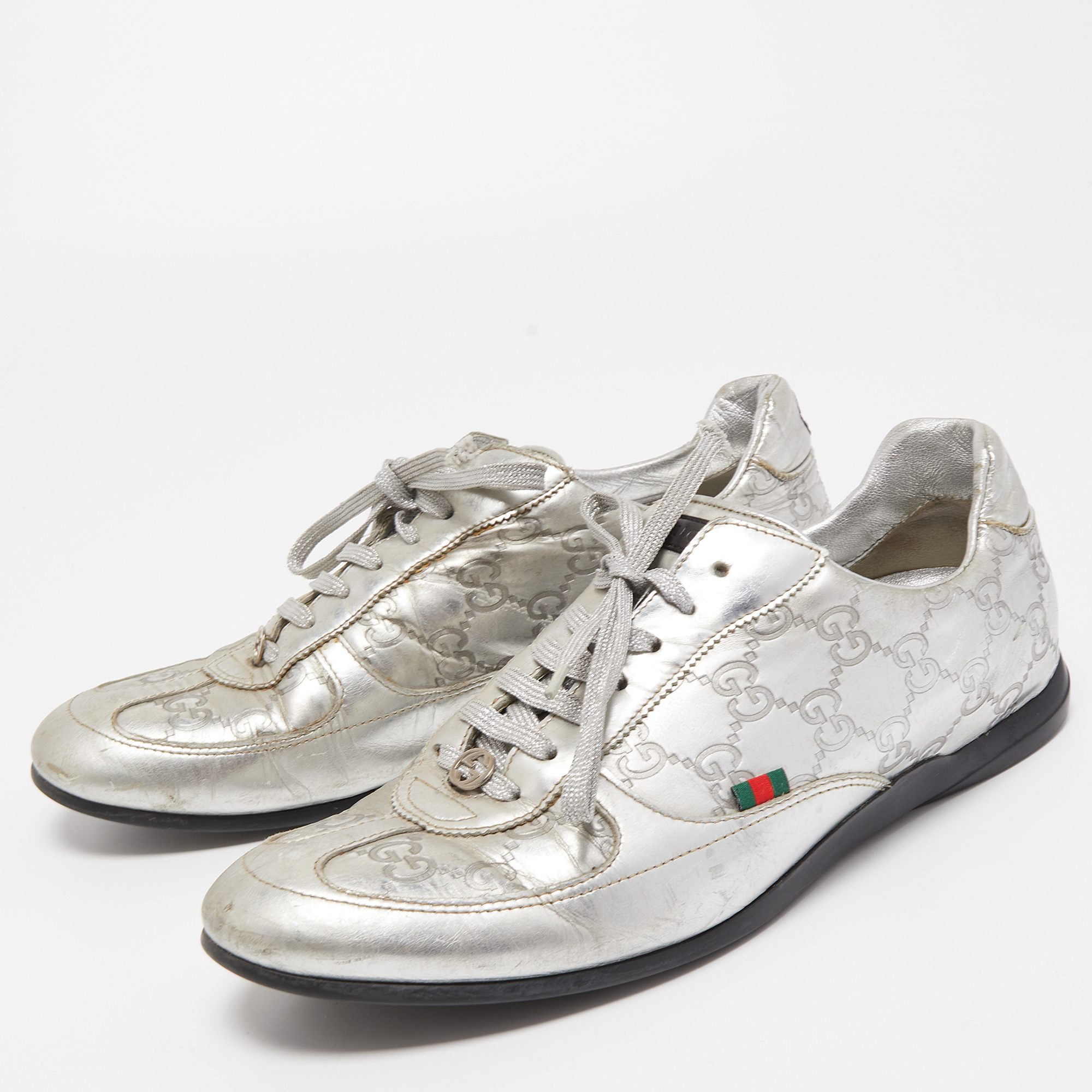 

Gucci Silver Guccissima Leather Low Top Sneakers Size